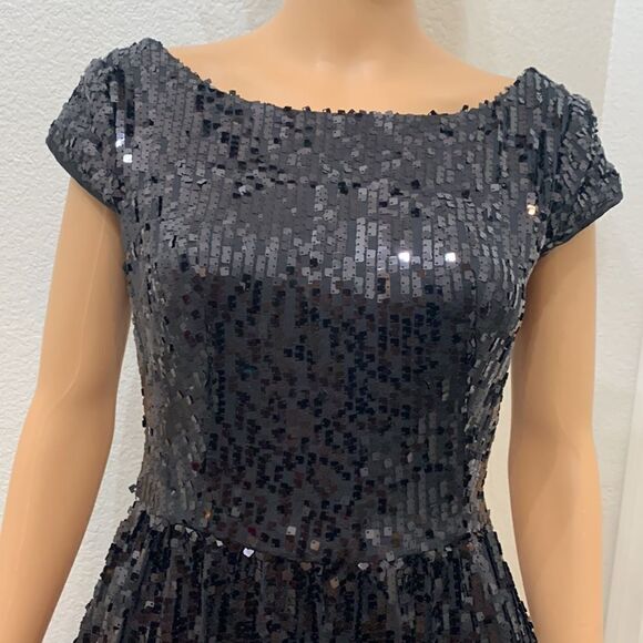 Arden B Size 4 Black Sequin Scoop Neck  Short Sleeve V Back Netting Mini Dress - Picture 5 of 13